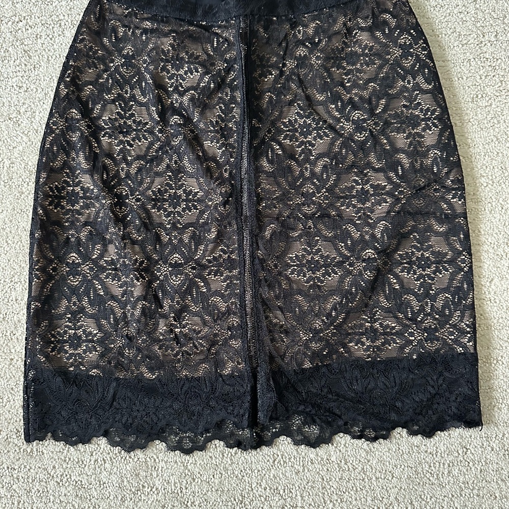 Aritizia Wilfred CLARIBEL Black Nude Lace Overlay Mini Skirt Size 2